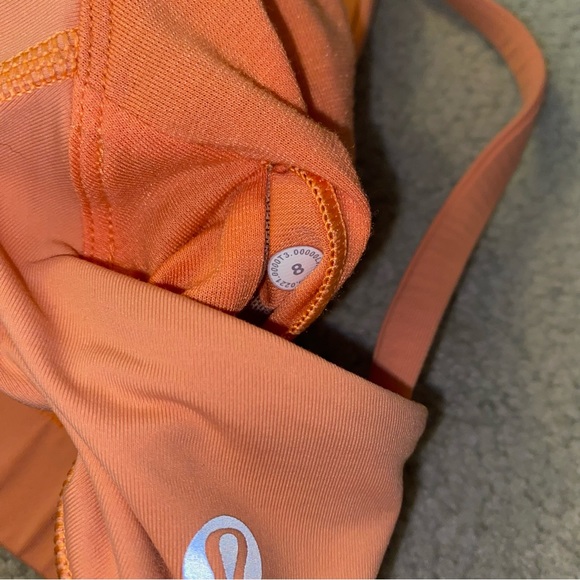 Lululemon Energy Bra size 8 - Picture 2 of 3